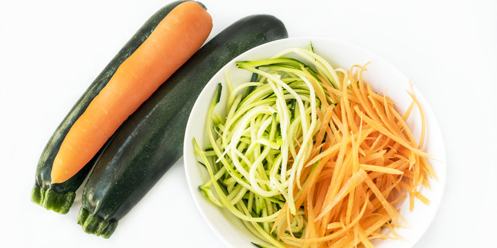 Spiralized carrot and zucchini courgettes