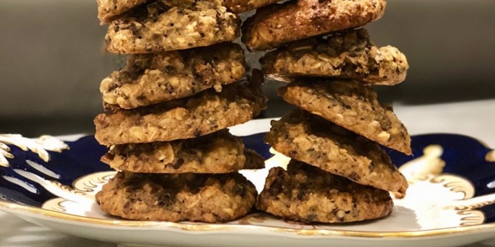 Tahini chocolate chip oaties